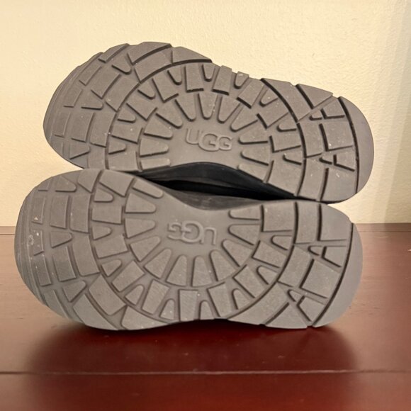 UGG Kirby Waterproof Boots BIG KIDS SIZE 11 (1103506K) Charcoal 3M Insulation - Picture 9 of 9